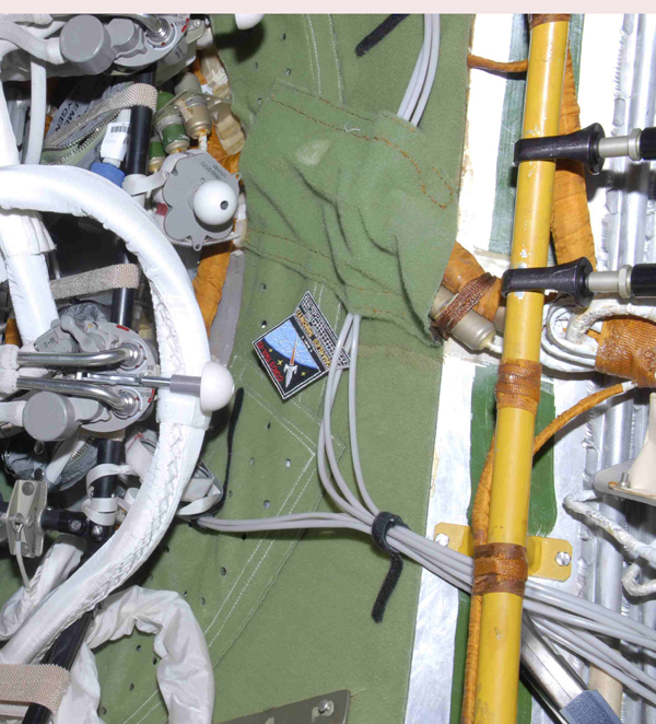  # spp080 Soyuz TMA-10 Charles Simonyi Computer patch 4